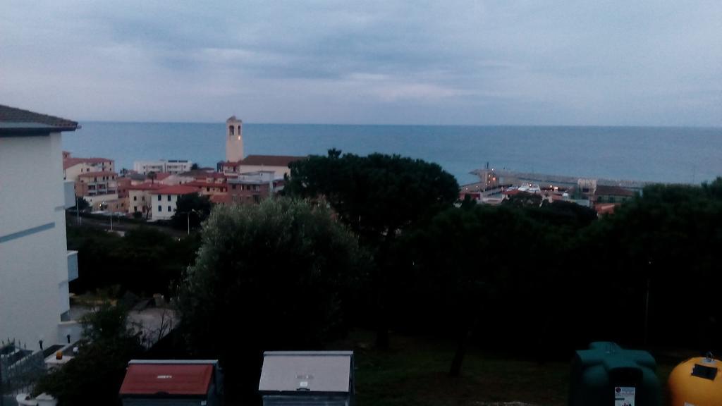 Sole E Mare Appartement San Vincenzo Buitenkant foto